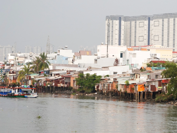 nhà ven sông từ homesgreens.com