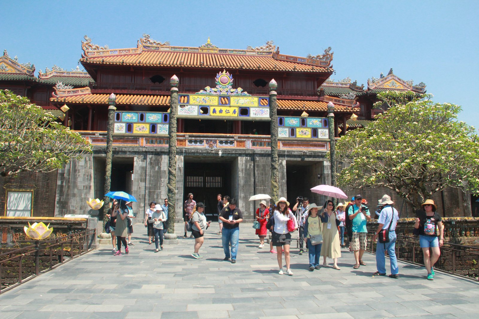 Du lịch Huế tháng 4 từ homesgreens.com