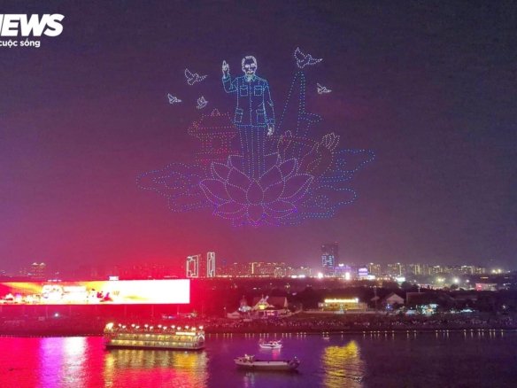 10500 drone lễ 30/4/2025 từ homesgreens.com