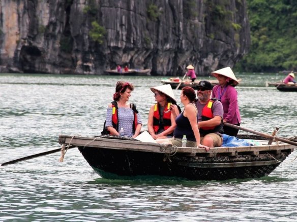 Quảng Ninh khách du lịch quốc tế từ homesgreens.com