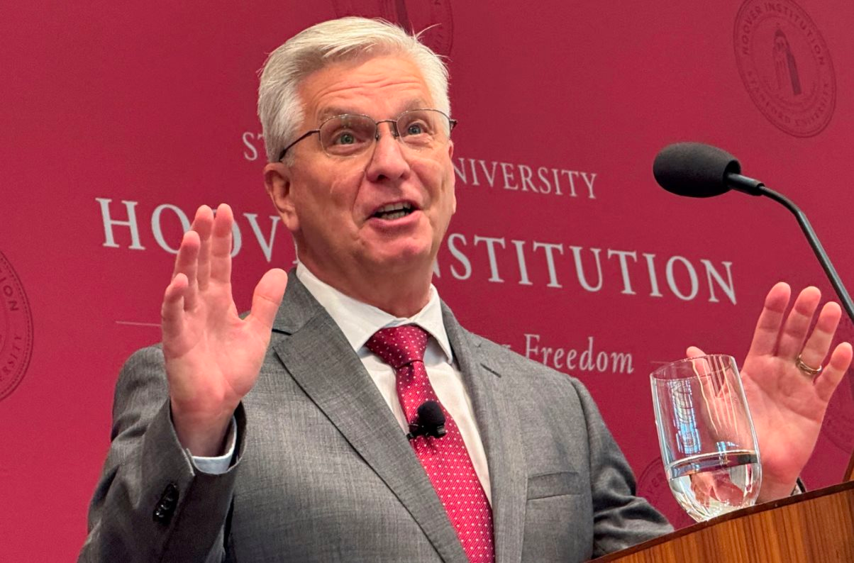 thống đốc FED giảm lãi suất từ homesgreens.com