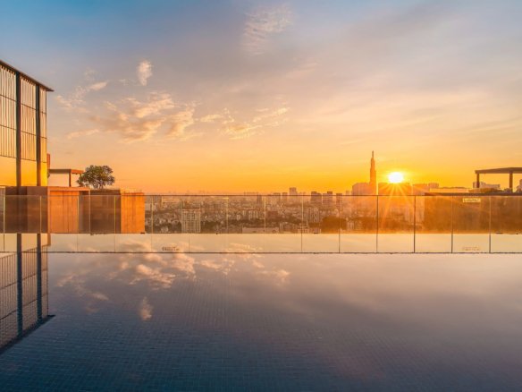 The MARQ hồ bơi sunset