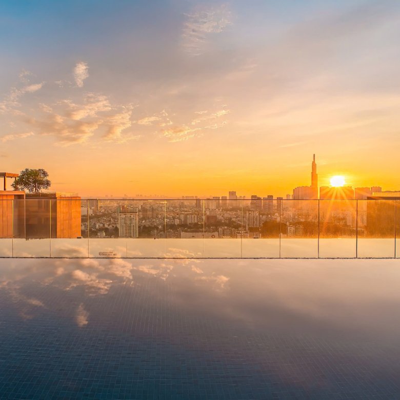 The MARQ hồ bơi sunset